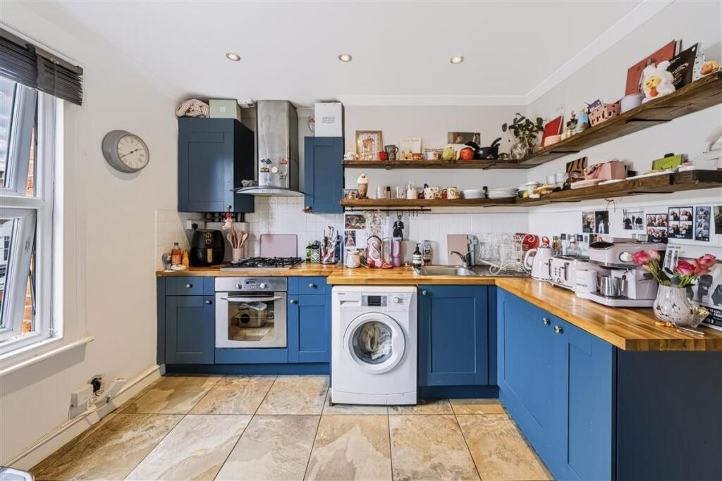 Main image of property: Lavender Hill, SW11