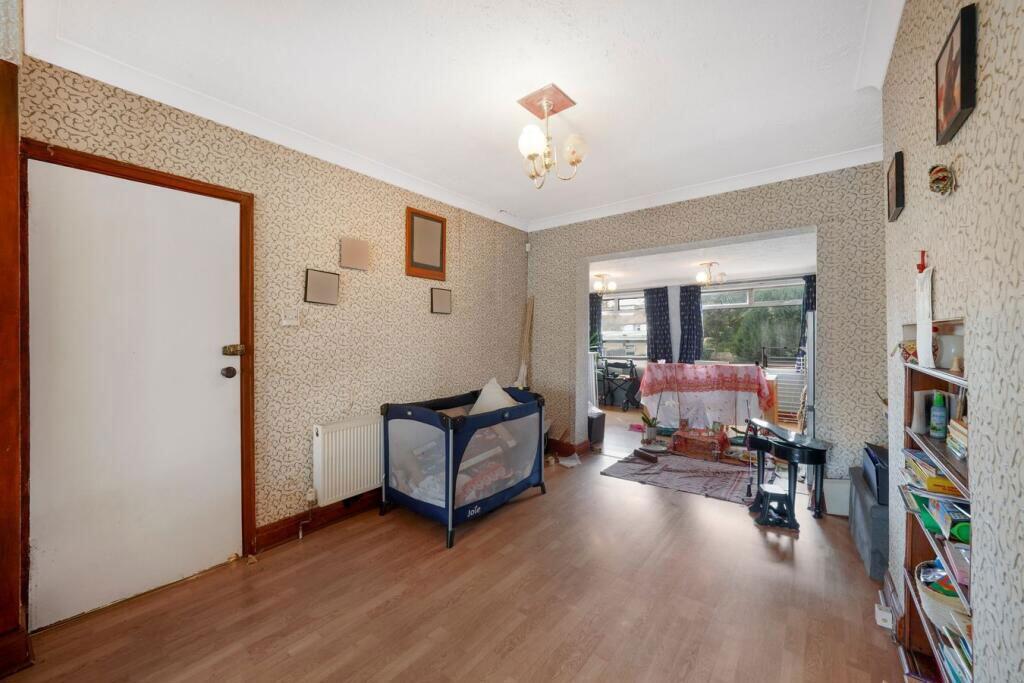 House in London - View 5
