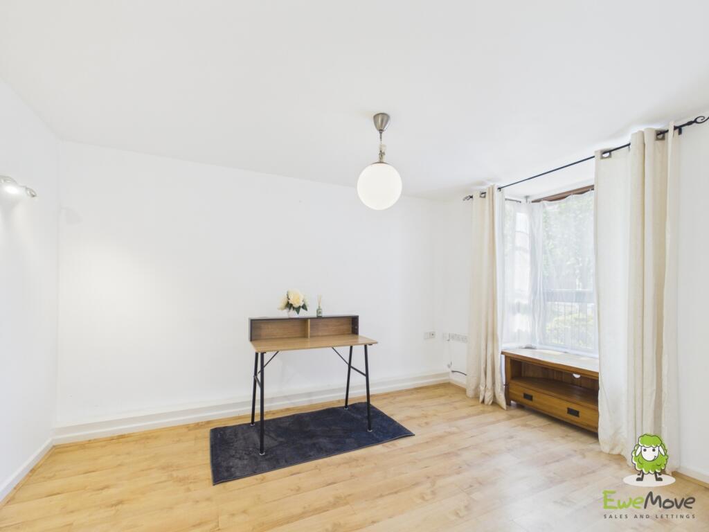 House in Basingstoke and Deane, Basingstoke - View 3