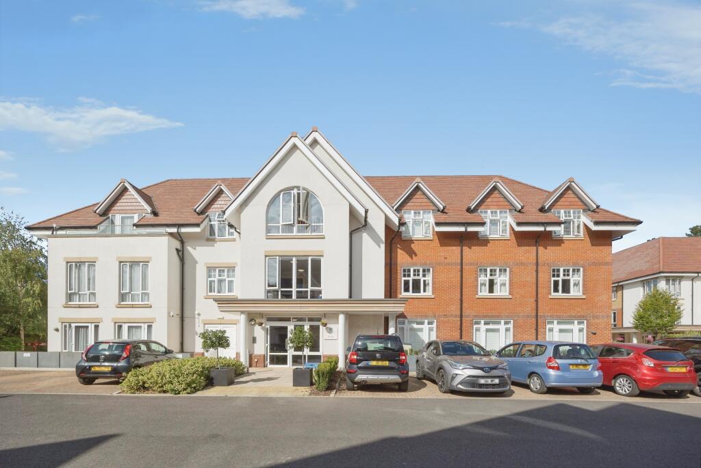 Apartment in Sevenoaks, Hextable - View 2
