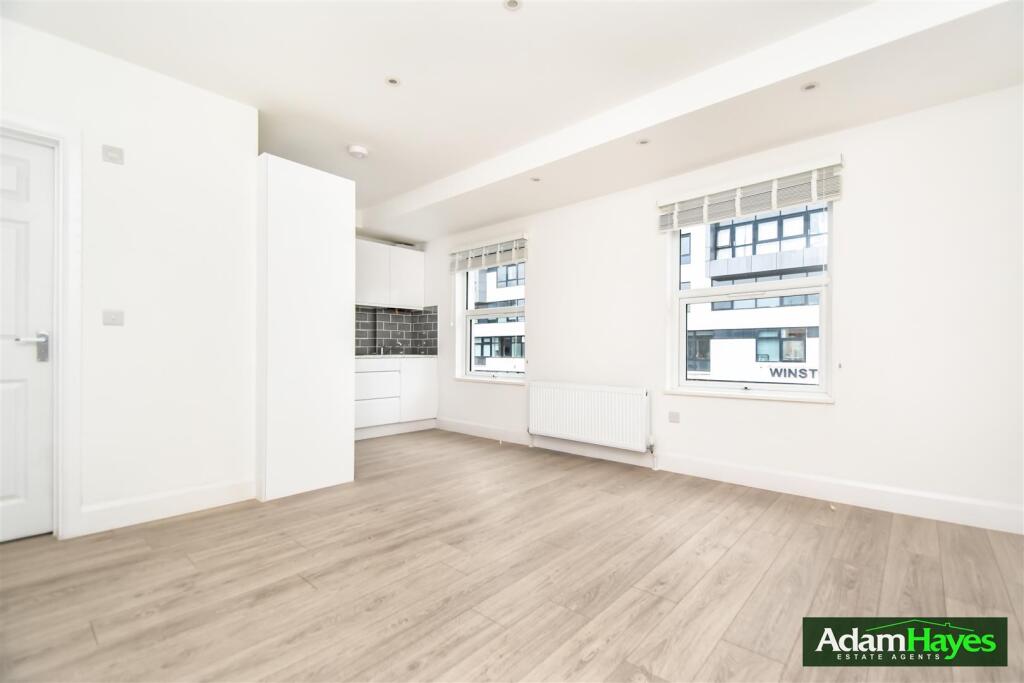 Main image of property: Regents Park Road, Finchley Central, N3