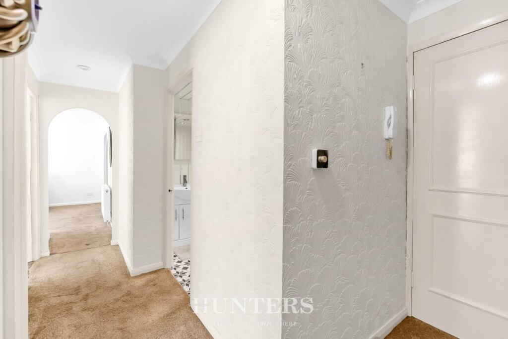 Apartment in Rochdale, Wood Side - View 4