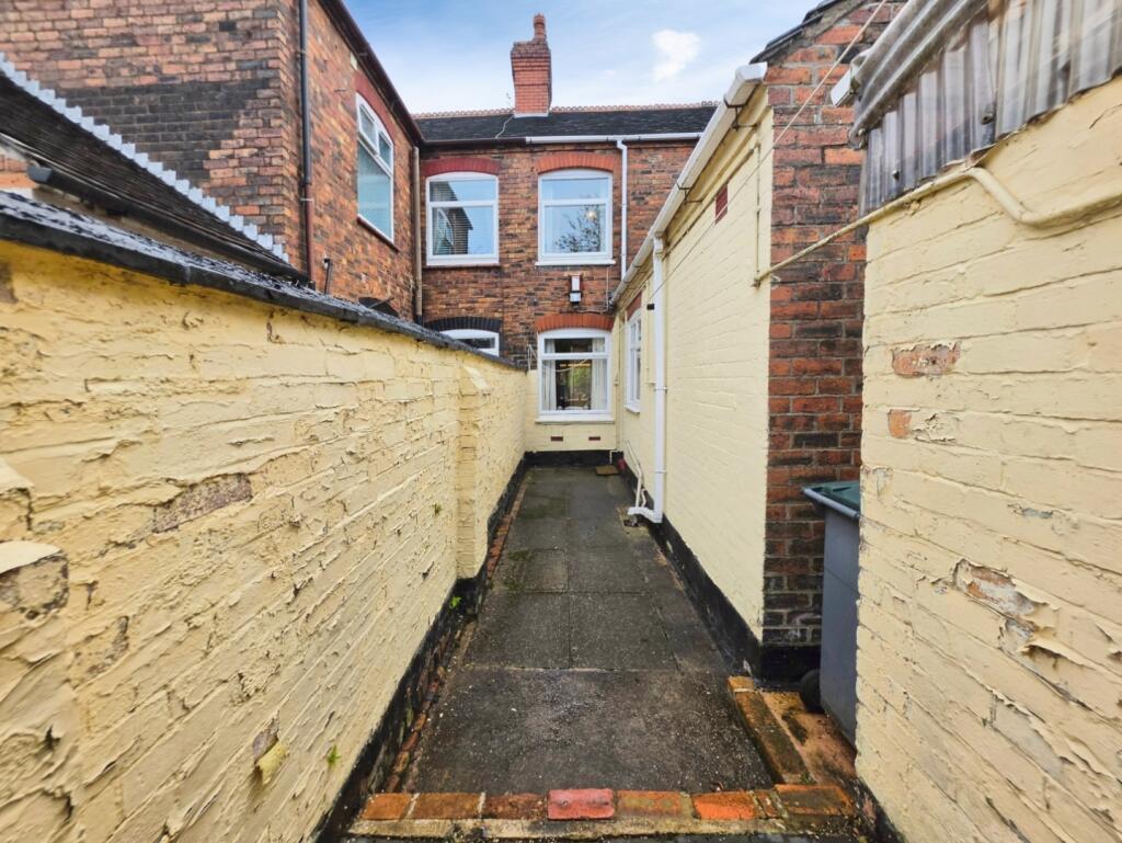House in Stoke-on-Trent - View 2