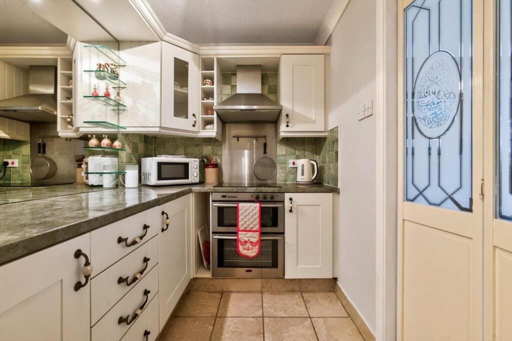 Woodlands Avenue, Harrogate - View 6