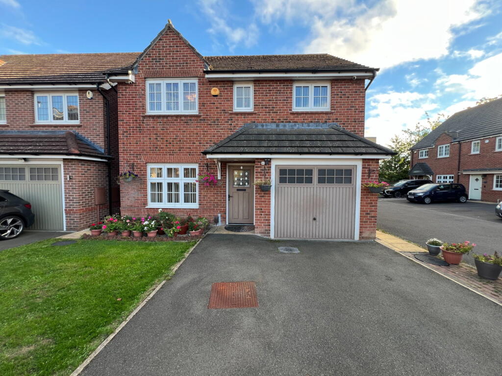 Main image of property: Bentley Close, Hamilton, Leicester, Leicestershire, LE5 1DX