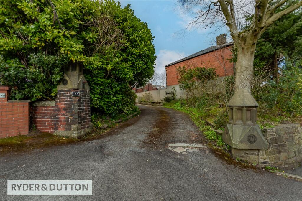 House in Oldham, Shaw and Crompton - View 4