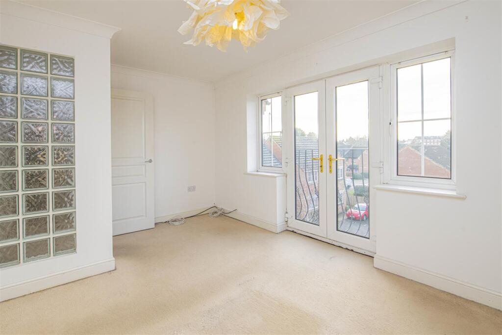 Apartment in Kettering, Avondale - View 6