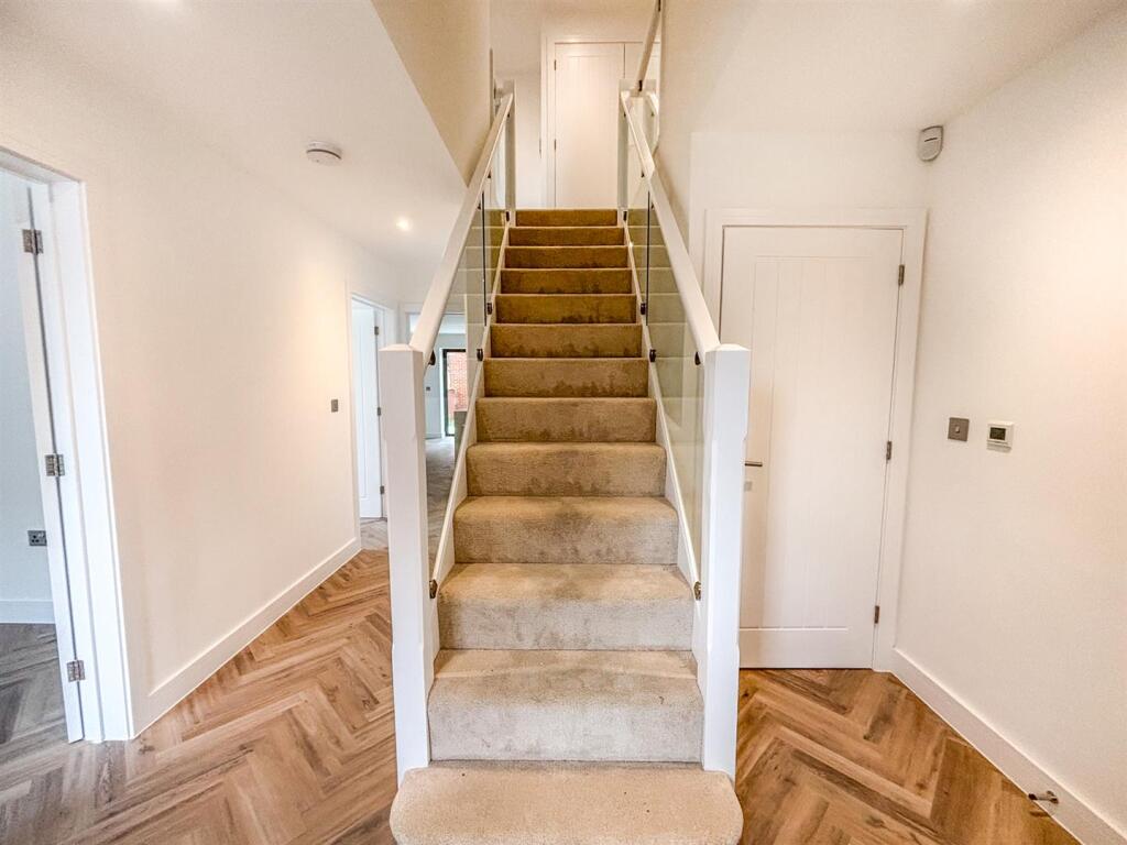 House in Thurleigh, Cross End - View 5