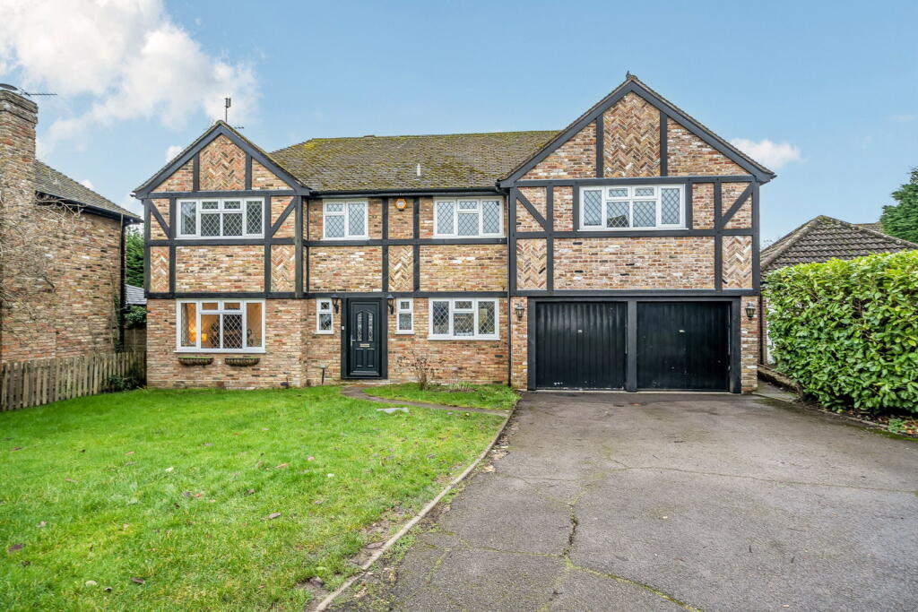 Main image of property: Cuffelle Close, Chineham