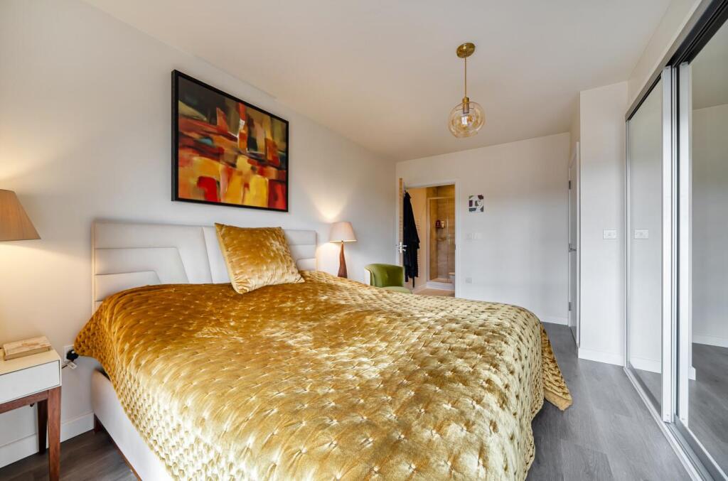 Apartment in London - View 5