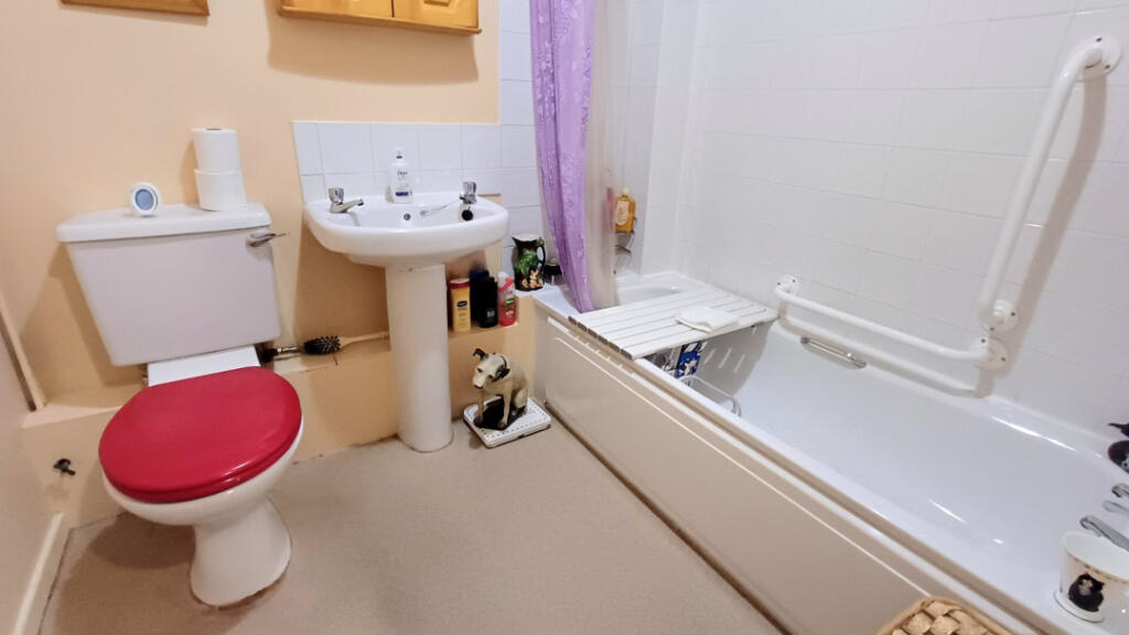 Ash Close, Stockport, SK2 7QR photo 3