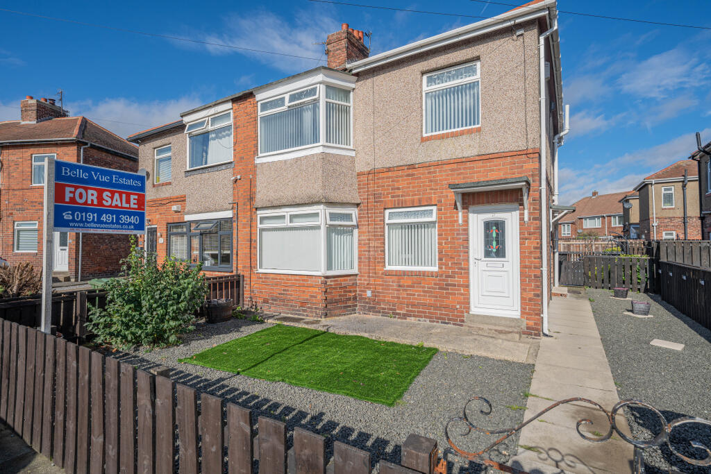 2-bed flat on Burghley Road, Windy Nook, Felling, Gateshead, £105,000