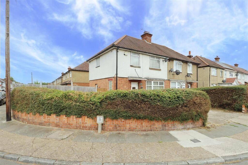 3-bed semi-detached on Minterne Waye, North Hayes, UB4, £520,000