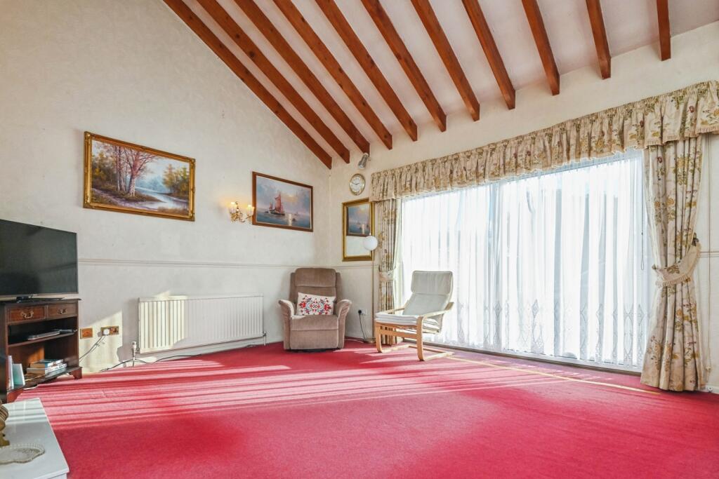 Point Clear Road, St. Osyth, Clacton-on-Sea, Essex, CO16 photo 3