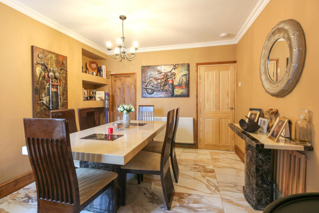 House in Burton Latimer - View 4