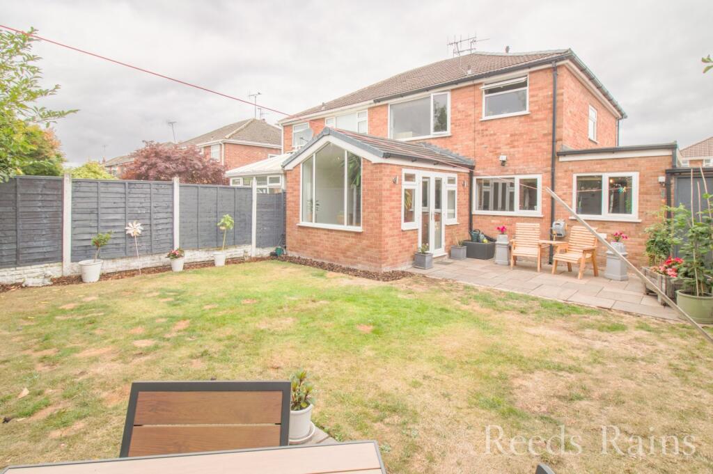 House in Wirral, Liverpool City Region - View 4