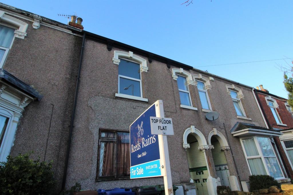 2-bed apartment on Hainton Avenue, Grimsby, Lincolnshire, DN32, £35,000