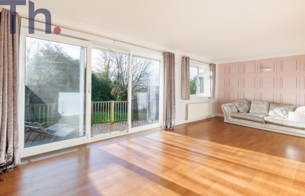 House in Portsmouth, Newport - More