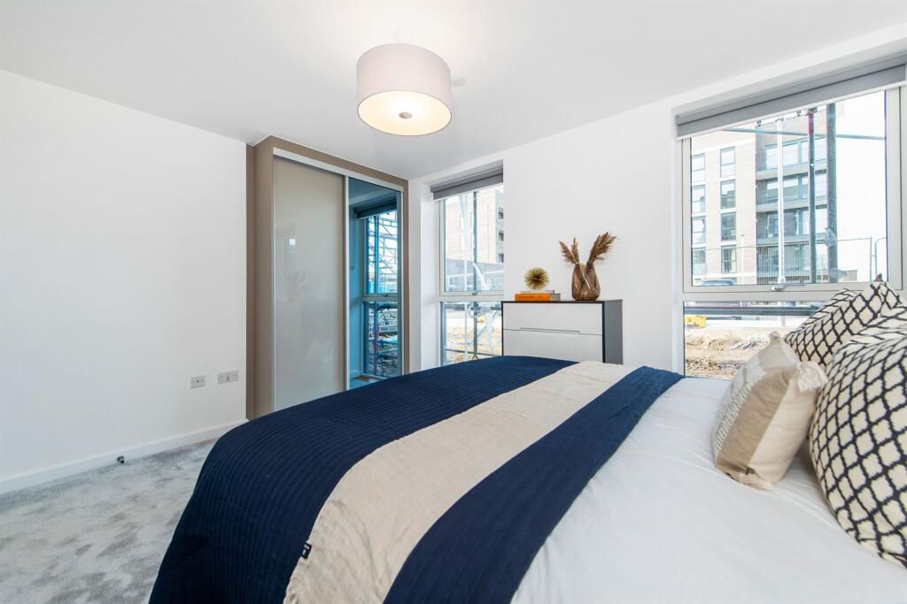 Apartment in Romford - View 4