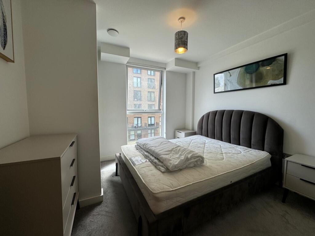 Apartment in Salford, Greater Manchester - View 5