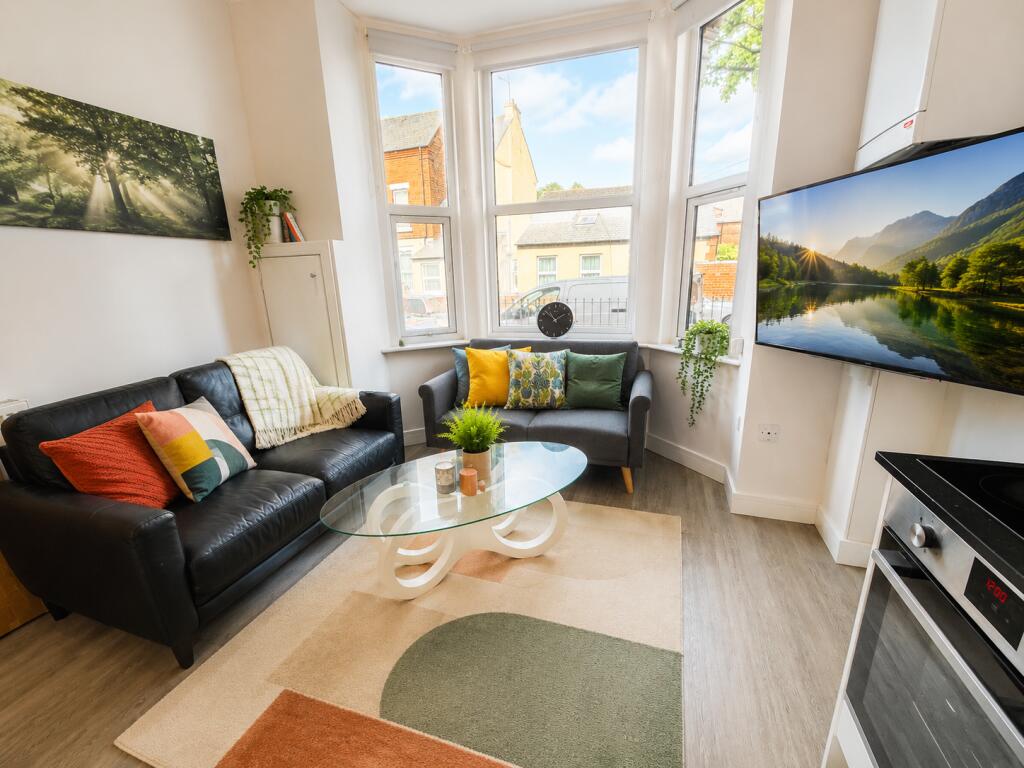 Main image of property: 4 Charnwood Grove, West Bridgford, Nottingham