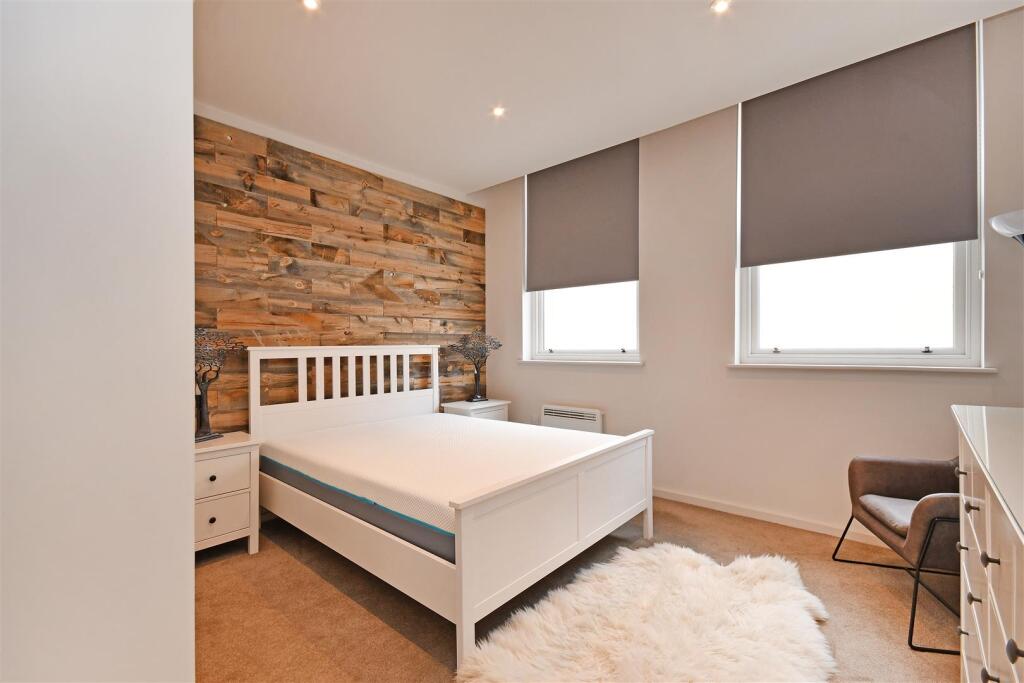 Main image of property: Queens Building, City Centre, S1