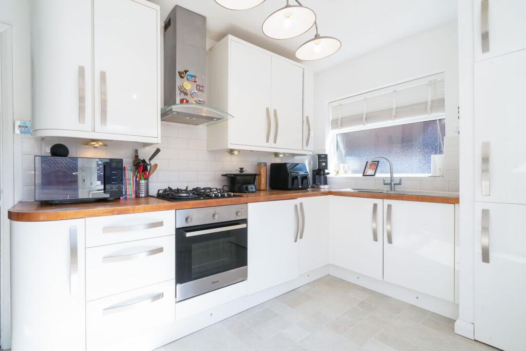 Apartment in Iver Heath, Iver - View 4