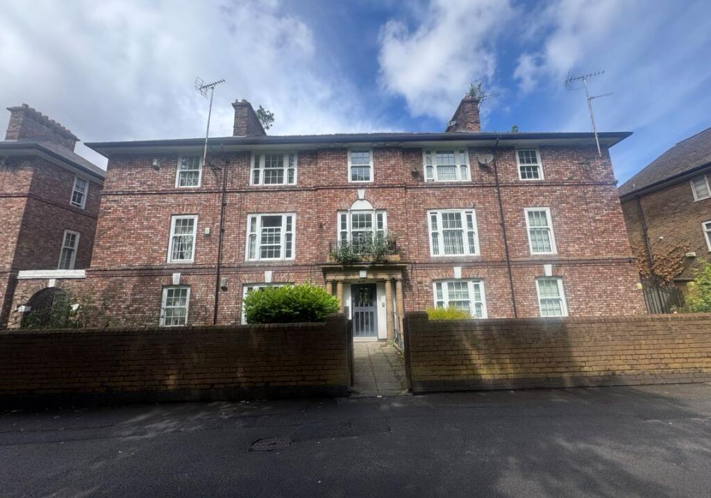 Main image of property: Flat 95B Muirhead Avenue, Liverpool, Merseyside, L13 9BH