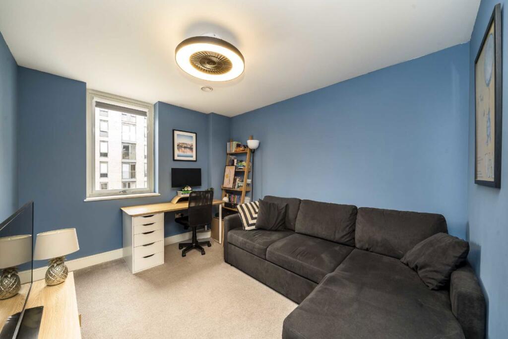 Apartment in London - View 5