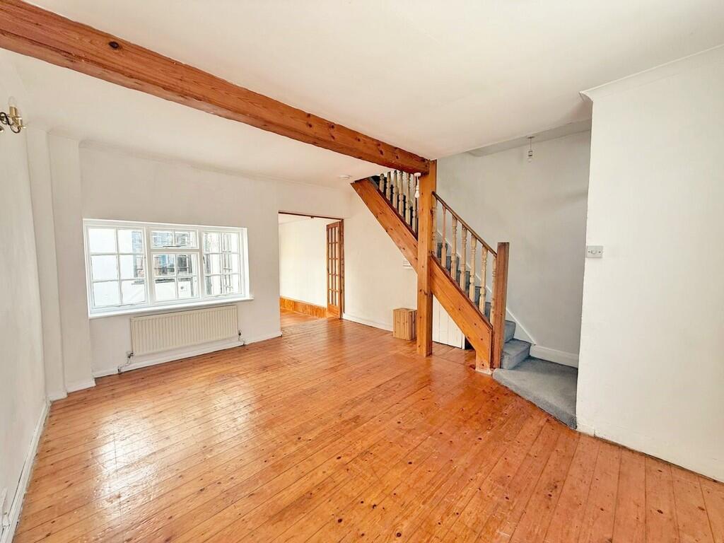 Main image of property: Cross Street, Hove, BN3 1AJ