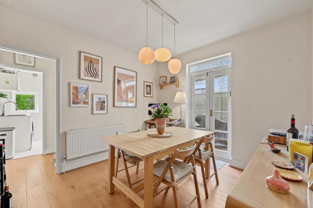 Apartment in London - More