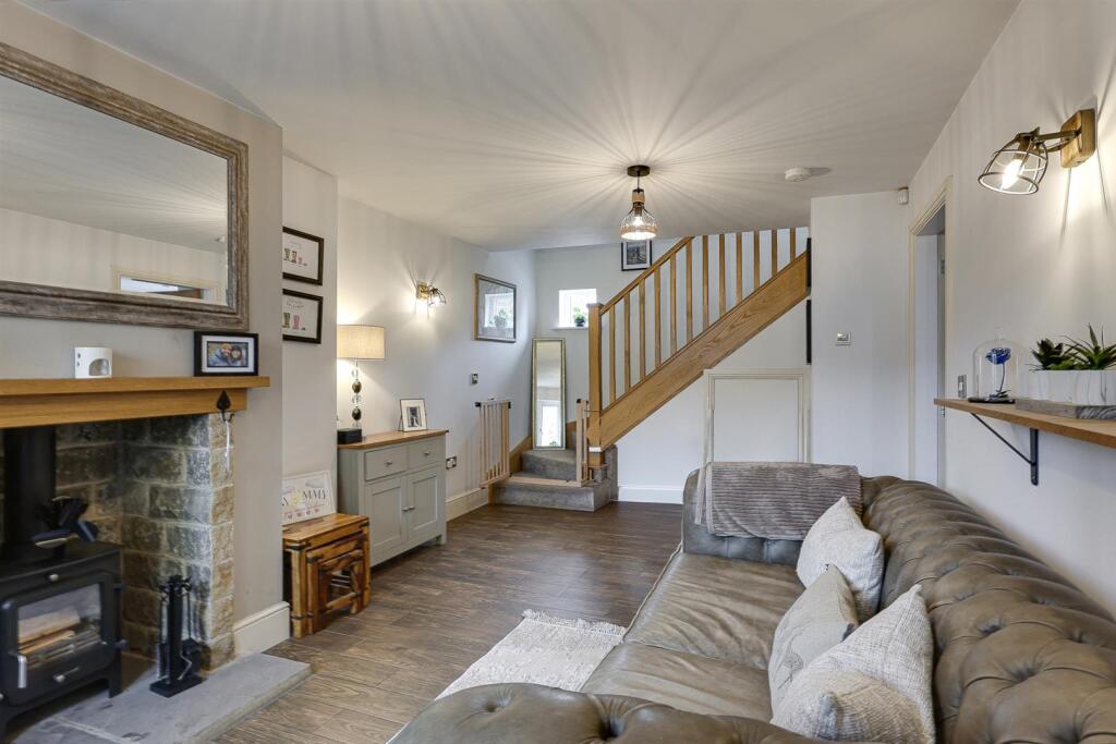 Beech Court, Farnley Tyas, Huddersfield HD4 photo 3