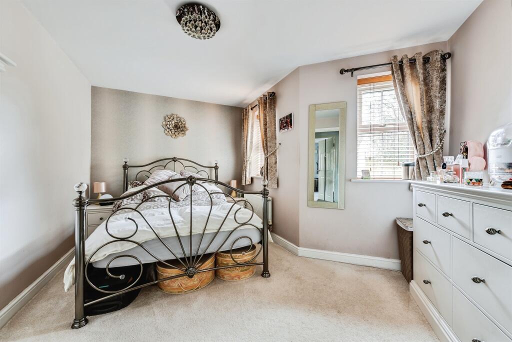 Apartment in West Oxfordshire, Witney - More