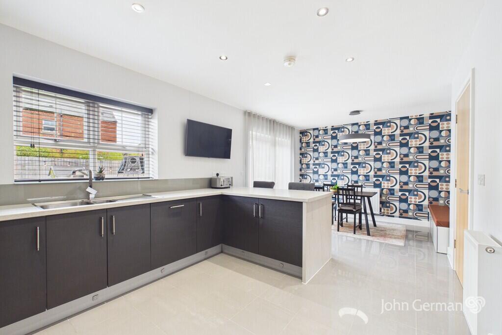 House in Burton-on-Trent, Outwoods - More