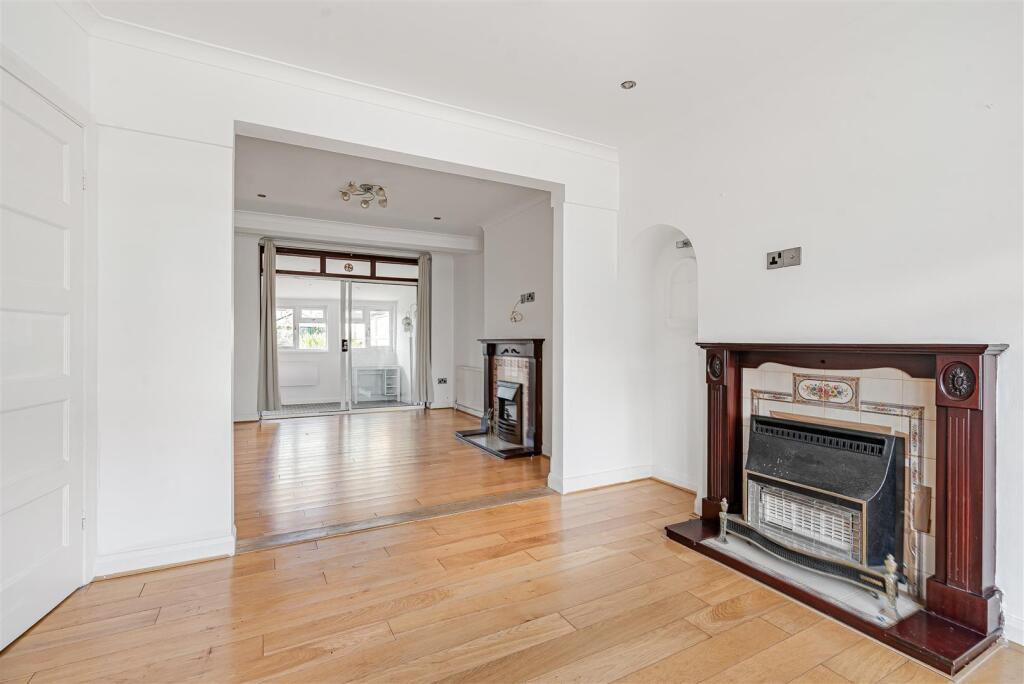 House in Kingston upon Thames - View 4