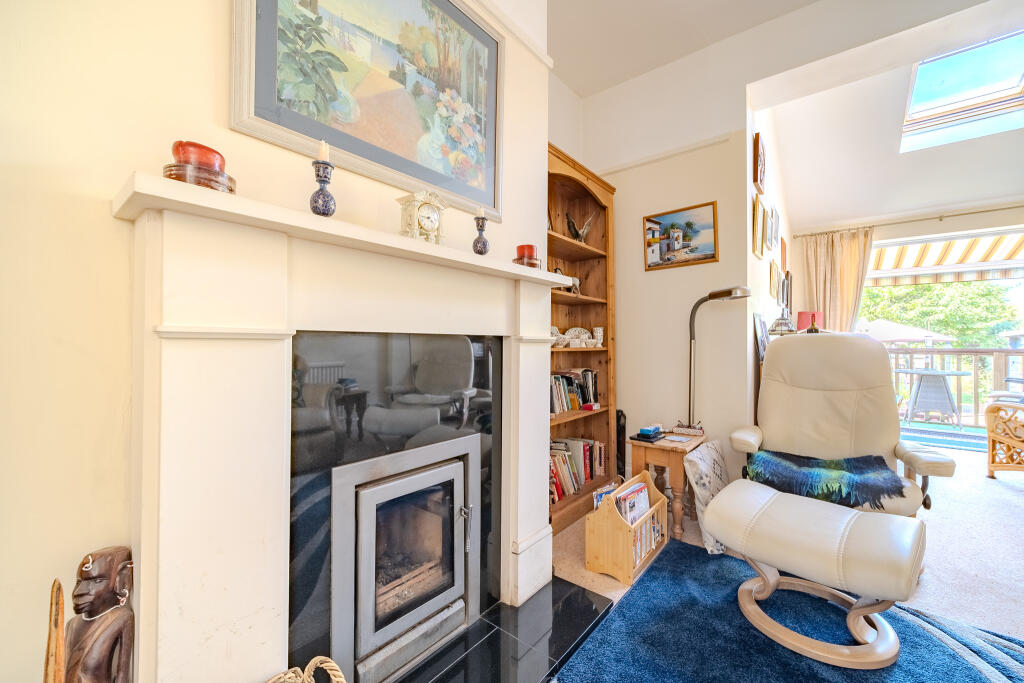 Woodgate Road, Eastbourne photo 5