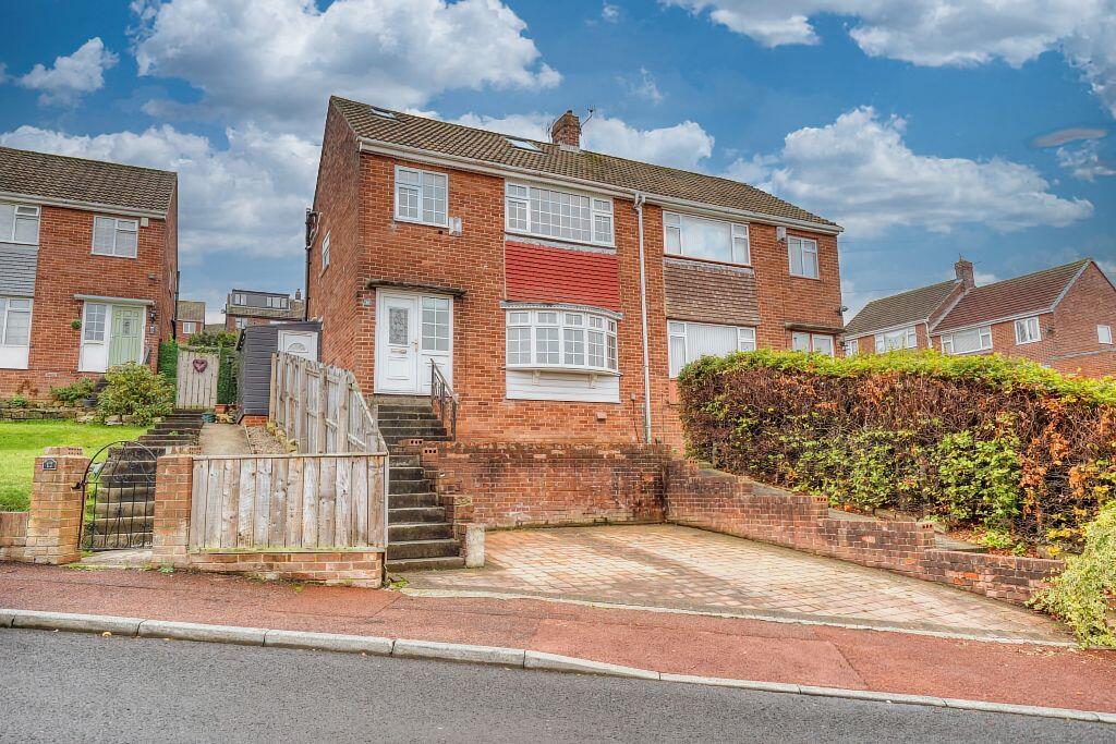 4-bed semi-detached on Oaklands, Swalwell, £200,000
