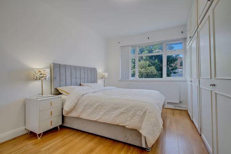 Apartment in London - View 5