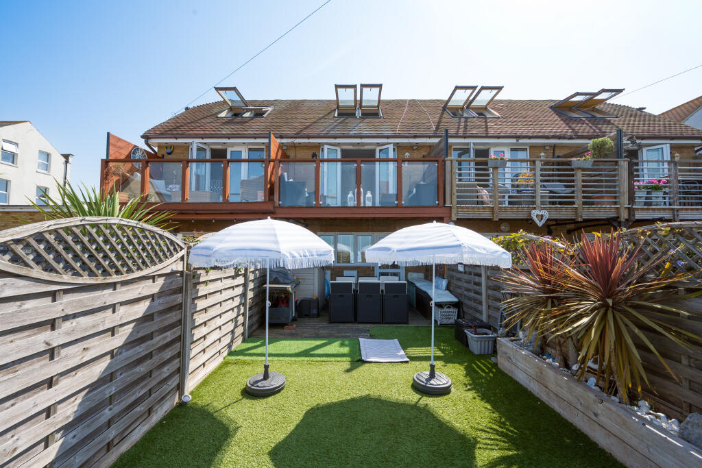 House in Canterbury - View 3