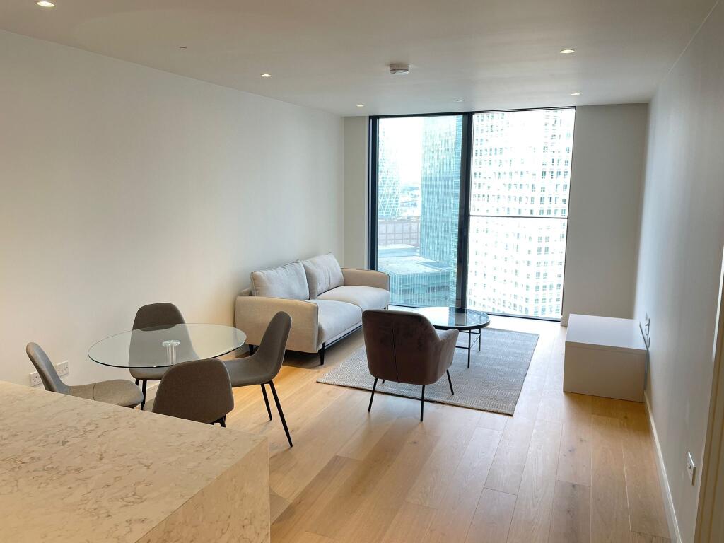 Main image of property: Hampton Tower, SQP, Canary Wharf