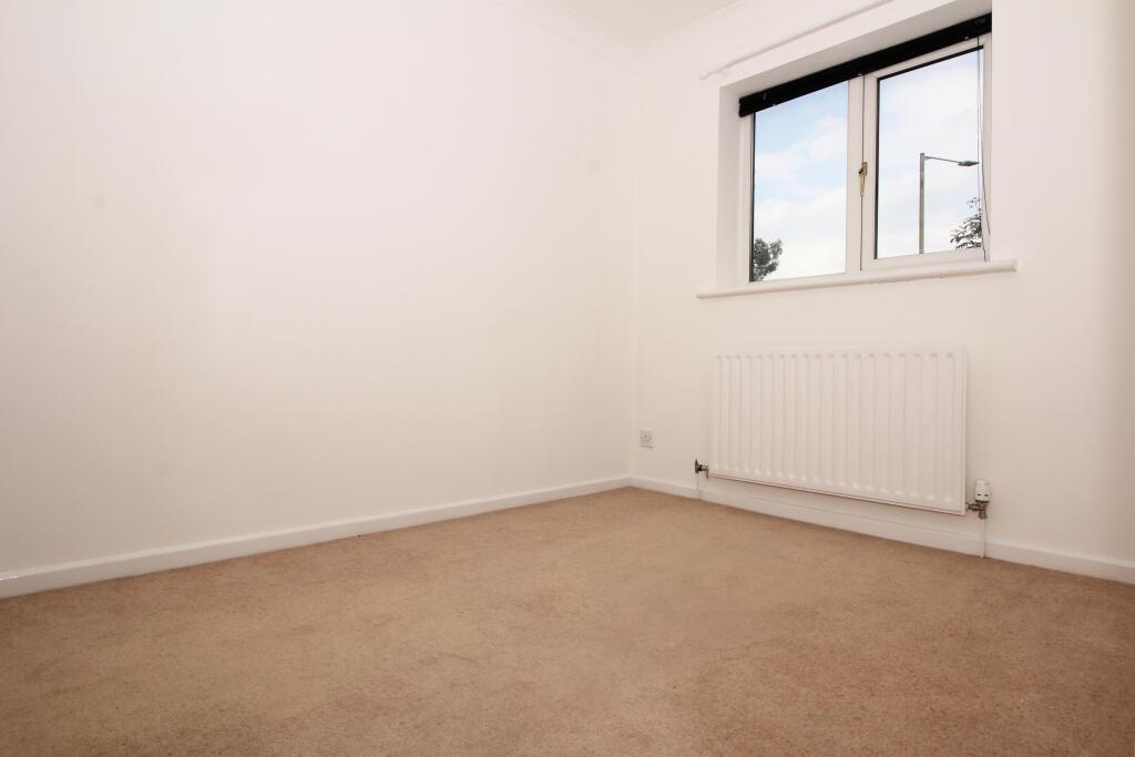 House in Cardiff, Llantrisant - More