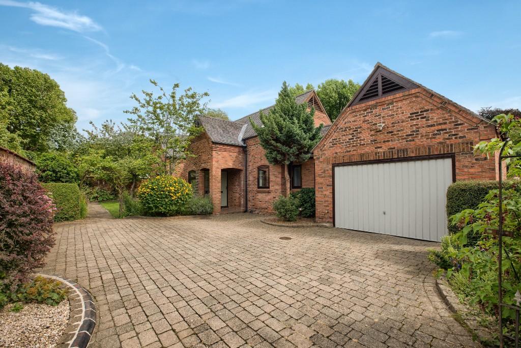 Main image of property: Kenilworth Road,Leamington Spa,CV32