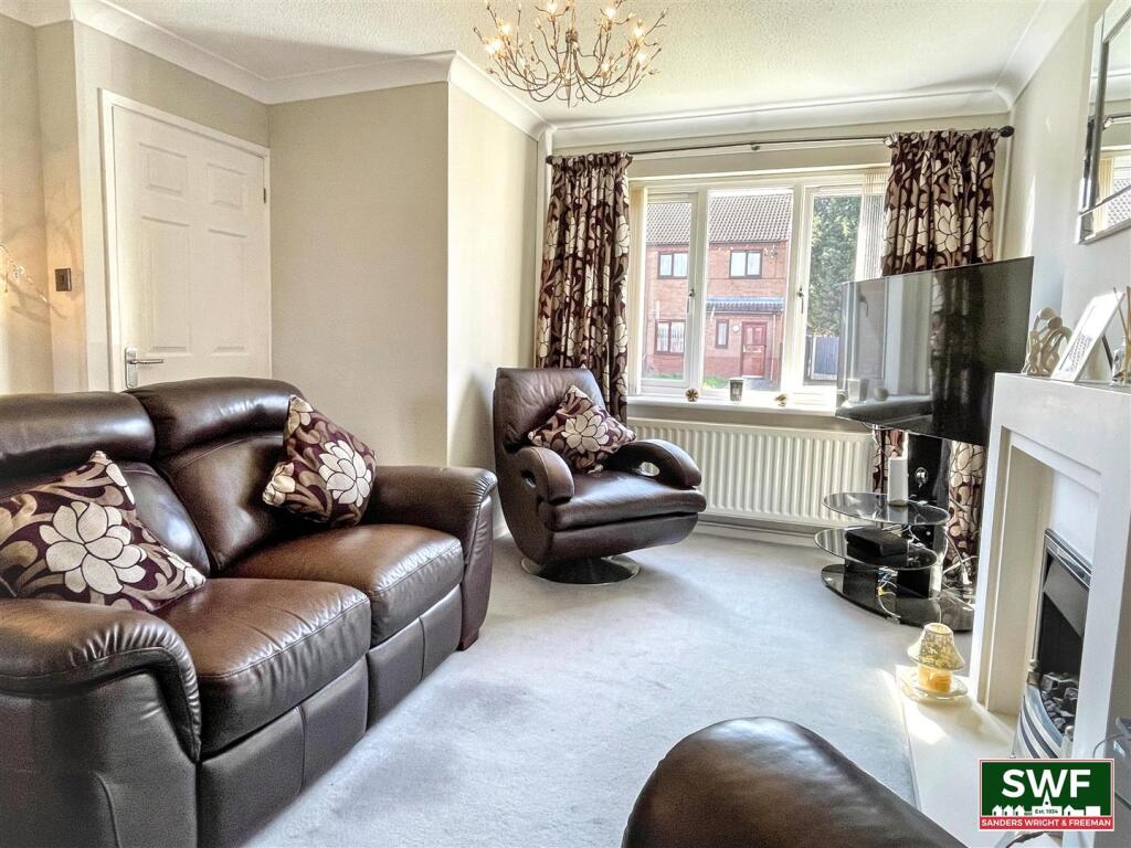 Armstead Road, Pendeford, Wolverhampton photo 4