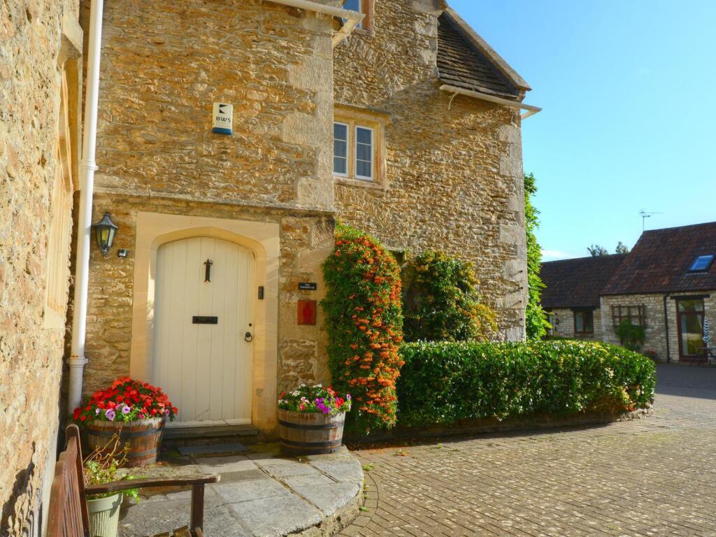 7 bed detached - Riverside Cottage Holidays, Oldford Farm, Frome, BA11 2NF image 3