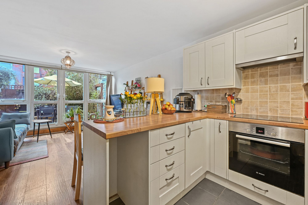 Main image of property: Victoria Road, Ruislip, HA4