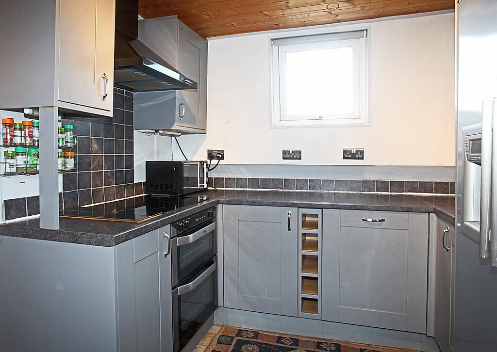 Apartment in Castle Point, Canvey Island - More