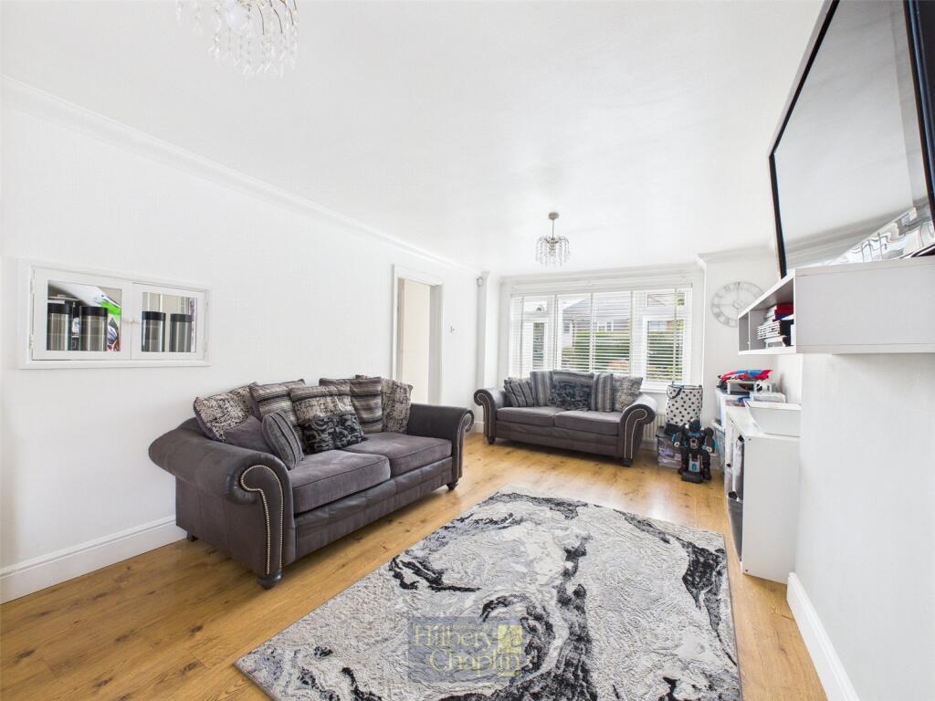 Longfield Road, Wickford, Essex, SS11 photo 4