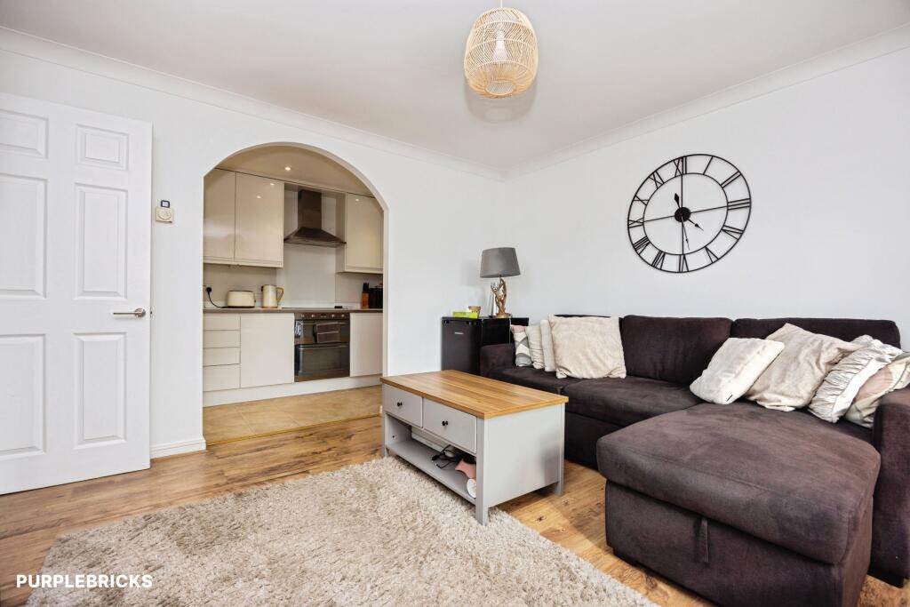 Apartment in Guildford, Surrey - View 4