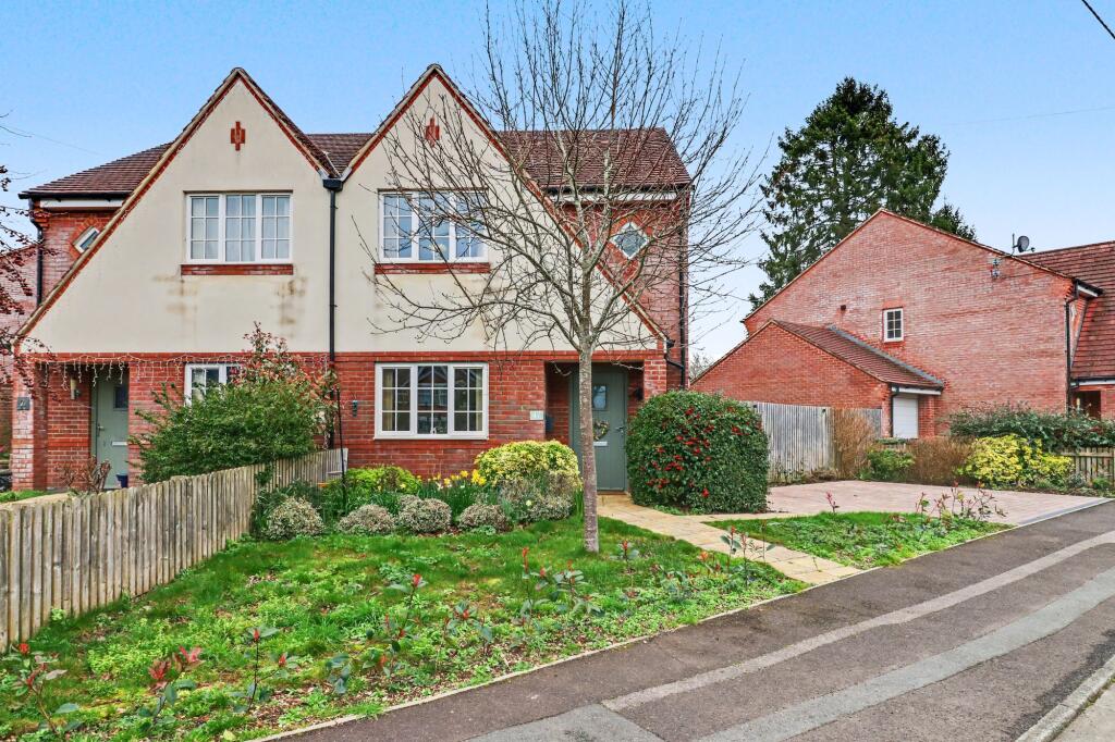 Main image of property: Longmead Avenue, Eastleigh, SO50