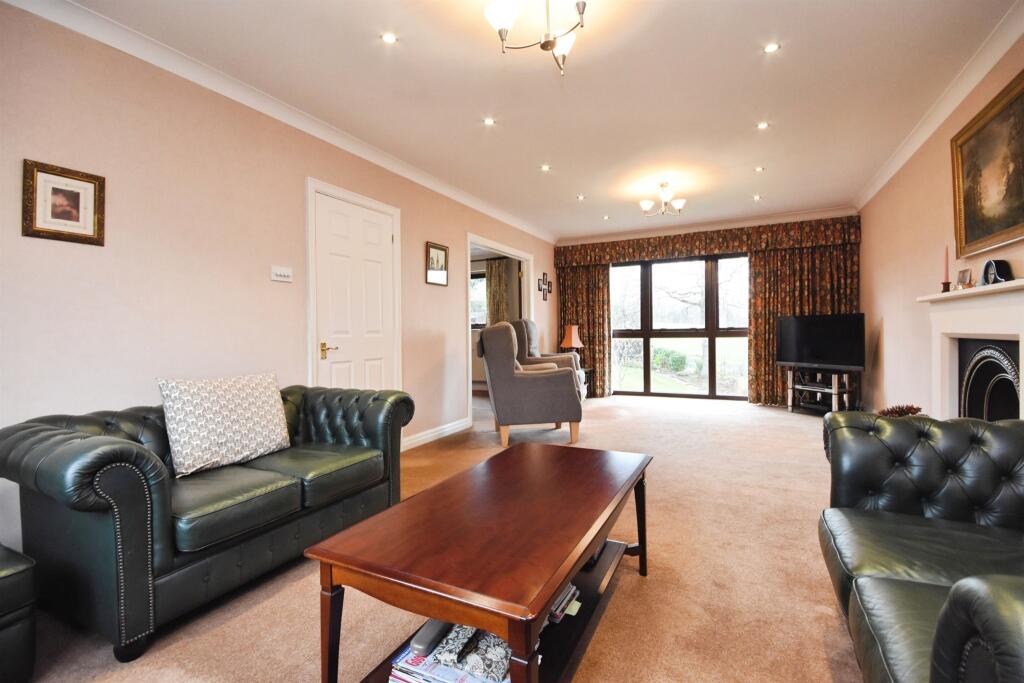 The Mount, BILLERICAY photo 2